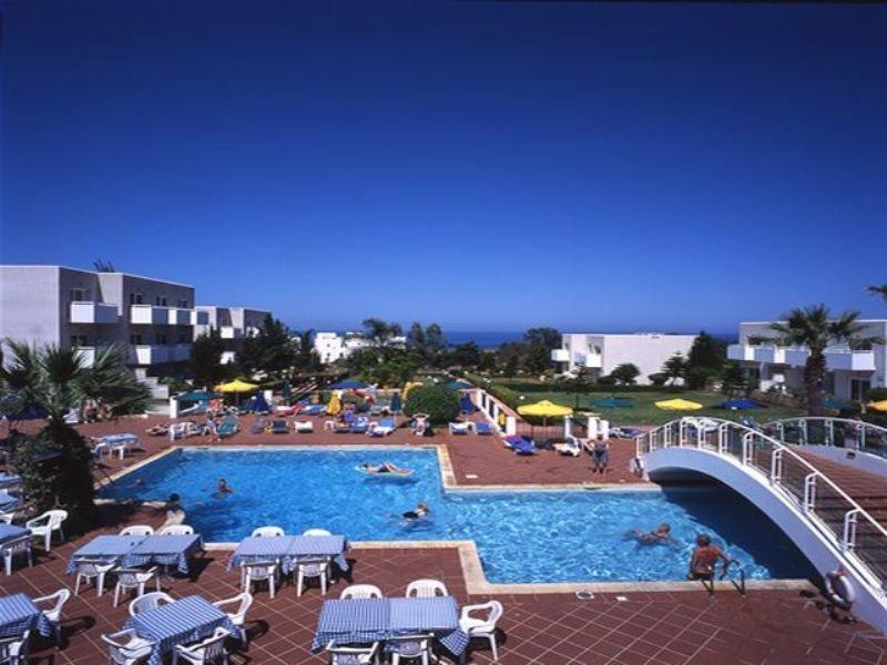 Paramount Hotel Apartments Protaras Exterior foto